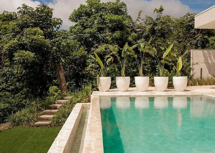 Villa Secluded Luxury Mansion With Sleek, Modern Design, High-end Amenities, And Spectacular Views *