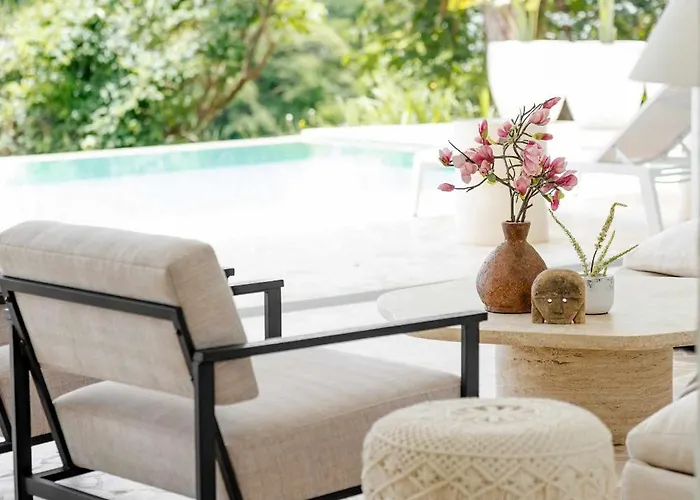 Secluded Luxury Mansion With Sleek, Modern Design, High-end Amenities, And Spectacular Views Villa *
